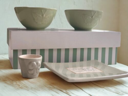 Kit com Caixa e Cerâmicas Cor Verde Séladon e Cru